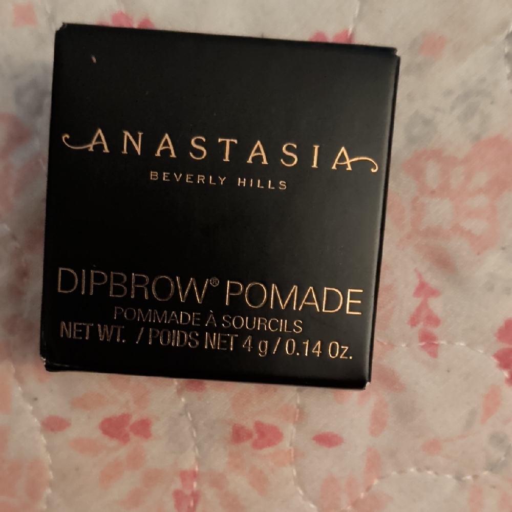 Anastasia Beverly Hills Dipbrow Pomade in Black and Gold